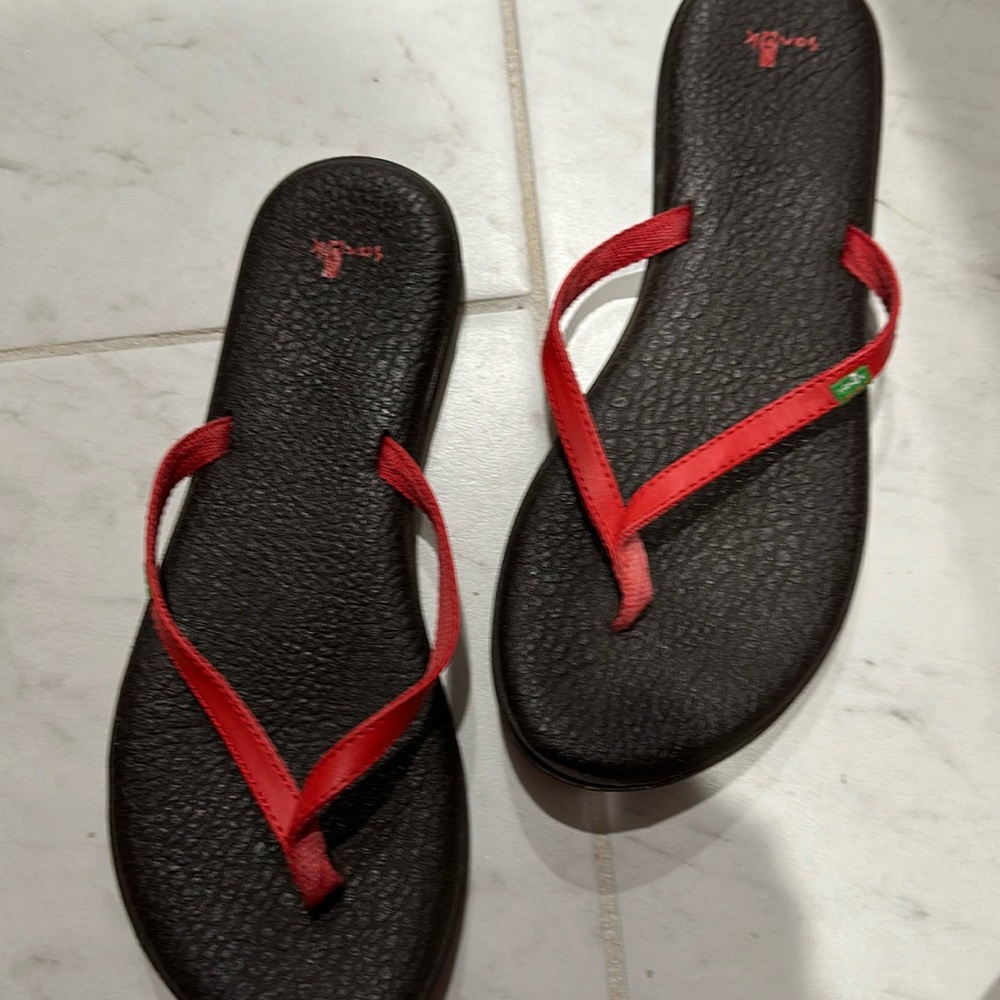 Sanuk shoes